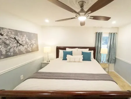 Relaxing, Spacious Home Central to everything Sarasota!