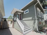 2336A- Upper 3B2B Unit w/ Laundry near UC Berkeley Hotels in Berkeley