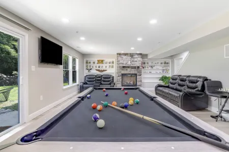 4-bedroom house in awesome Temple Hills with AC, WiFi. Enjoy your stay