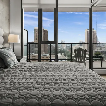 Globalstay. Downtown Calgary Apartments. Free Parking Отели рядом с достопримечательностью «Станция 8th Street C»