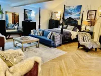 Luxury Coastal Retreat-PrivatePool, Spa & Yard-Dog-Friendly-5 Min to Beach