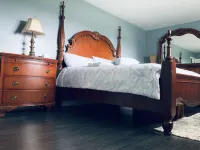 Beautiful upper unit countryside large cozy rooms near Niagara Falls