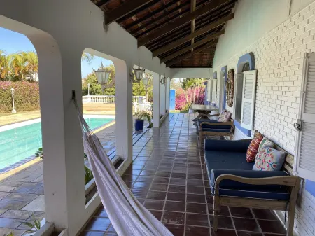 Casa de Campo com Ampla Área de Lazer, Piscina, Mini Campo e Quadra