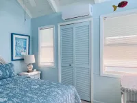 Sealofts #18: Cozy 2-bed loft-style condo on the water with WiFi, pool and AC