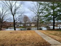 Lake Front, Family fun- Sleeps 8, Newly modern remodeled 3bed/2bath private dock