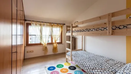 Apartment with view of Lake Garda Отели рядом со станцией Desenzano - Via Gramsci, 13