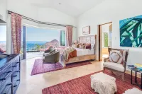 Spectacular Private Luxury Villa with Ocean View! Hotels in 