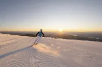 Luxury Apartment Quiet Location, 10Min. to the Center. Close to Lakes + Ski Area