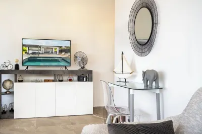 Romantic Villa Laupie 5 minutes from Case Pilote, a haven of peace  호텔