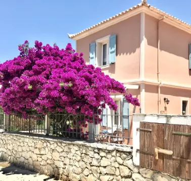 Armonia Villa, Stunning views, private pool, peaceful location, sleeps 2-7