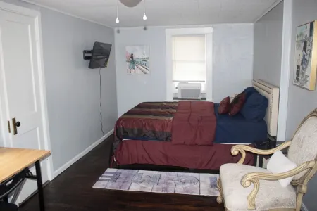 The Unique Place has a style of its own. Отели в г. Юклид