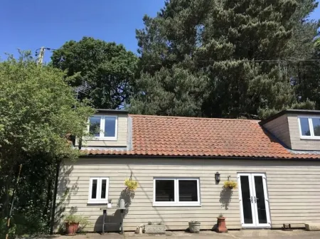 Rural, secluded holiday lodge close to beaches and Sandringham Отели рядом с достопримечательностью «St Nicholas' Chapel»