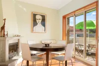 Large and Bright Apartment near the Beach