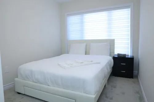 Only 10 Mins From Niagara Falls Hotels in Thorold