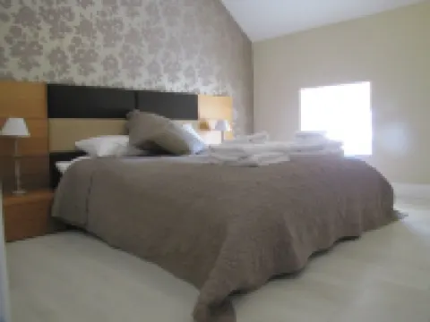 3 bedroom, sleeps 6, beautiful Village in the centre of Ireland 酒店