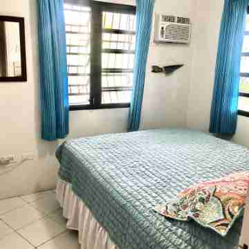 LimeTree Studio, Pelican Key. Cozy retreat in excellent location! Rooms