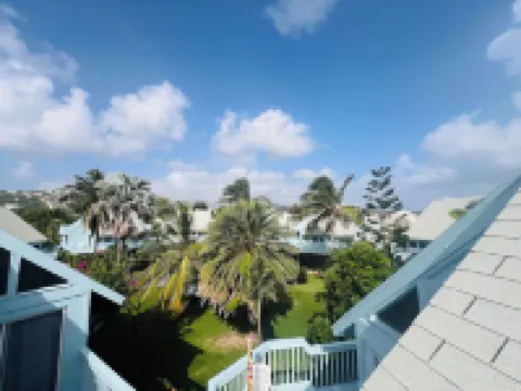 Sealofts #18: Cozy 2-bed loft-style condo on the water with WiFi, pool and AC 聖基茨酒店