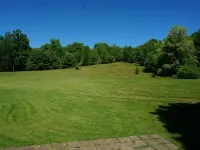 SPACIOUS and PRIVATE renovated farmhouse for the whole family Hotels in Sunapee