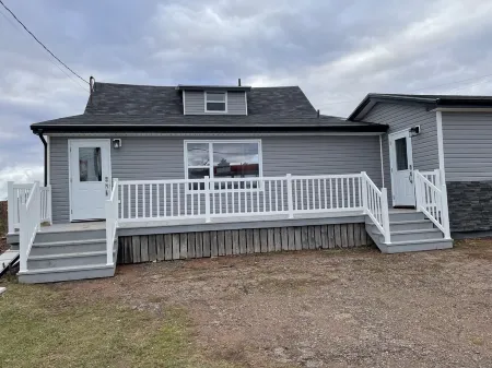 Chapel Suites - Deluxe King Suite