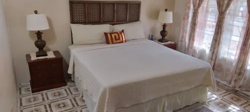 FAMILY GETAWAY LOCATION Spacious four-bedroom home near beaches