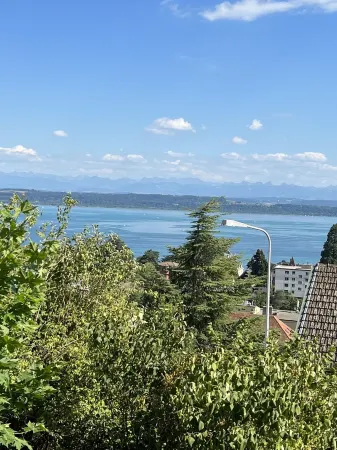 Large apartment. 3 bedrooms, Alpes Rez, Neuchatel Отели в г. Нёвшатель