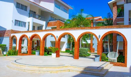 Central & Modern/Pool View/Close to beach/2Br-2Bt