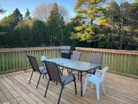 The Huron House -Relaxing getaway just steps away from Lake Huron!