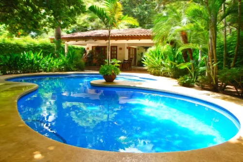 2 Minute Walk to Beach - Private Pool, Patio & Garden Hidden Gem Charming Home