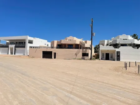 80 steps from the beach with beautiful views, Canto De Los Pajaros Beach House