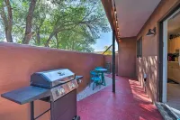 Santa Fe Bungalow about 2 Mi to Downtown! - Condos
