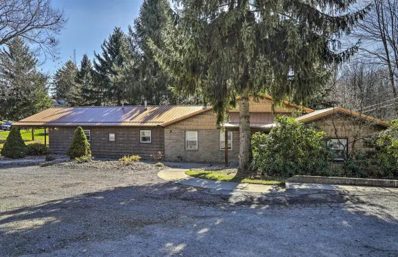 靠近礦山和草地：寬敞的度假屋，帶遊戲室