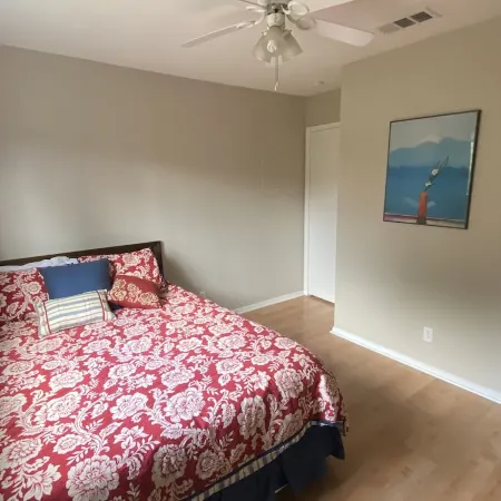 Peaceful seclusion yet minutes from downtown Austin Отели рядом с достопримечательностью «Озеро Трэвис»