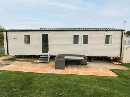 Pines 30 Отели рядом с достопримечательностью «Парк Плейдейл Фарм»