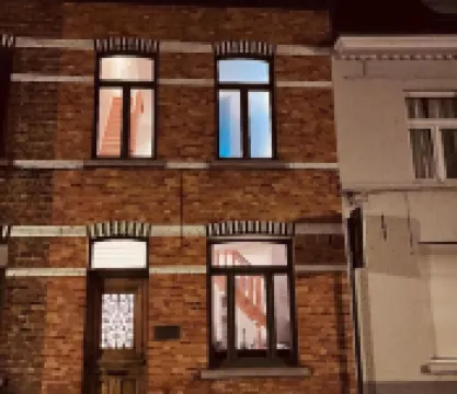 be house • lodge over comfy in Bruges