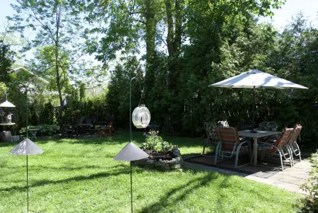 Queen Regent Отели рядом с достопримечательностью «Флорал Клок»