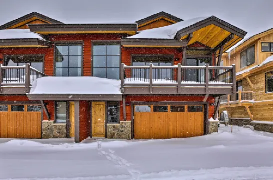 Relax Fireside: Silverthorne Home 11 Mi to Skiing!