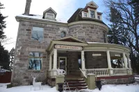Bellas Castle Hotels in Morden