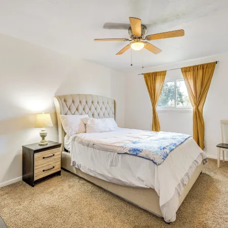 9 Mi to Dtwn: Spacious Retreat in Corpus Christi!