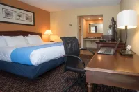 Colonnade Inn Hotels in Burke