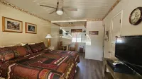 Sequoia Lodge - balcony