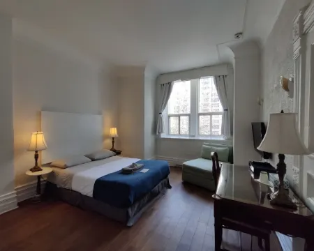 Ambrose House & Cafe - Self Check-in Guesthouse Hotels in Montreal