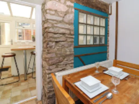 リーフ デグ ブレコンのホテル