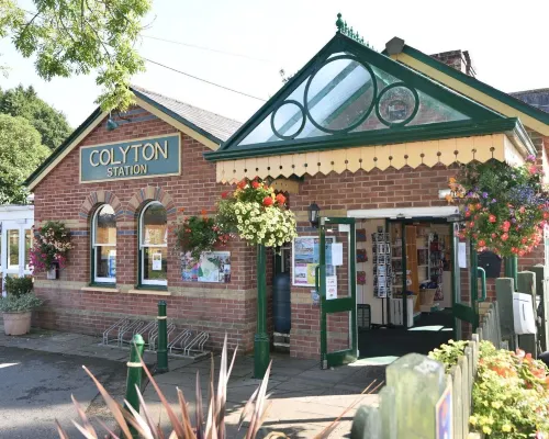 Upside down Cottage Hotels in Colyton