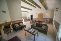 Villas de La Ferme du Gros Noyer Hotels in Bedoin