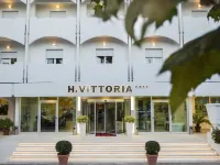 維多利亞酒店 鄰近Mojito Beach Riccione的酒店
