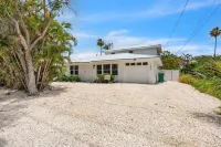 Maritime Memories 3 Bedroom Home by RedAwning