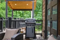 Bearly Creekin' Stay for 14! Hotels in McCurtain County