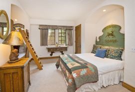 349 Holden Rd, Home