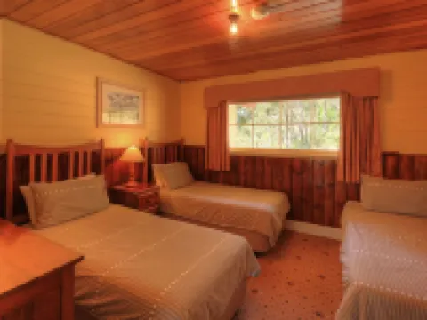 Island View Spa Cottage Hotels in Smithton