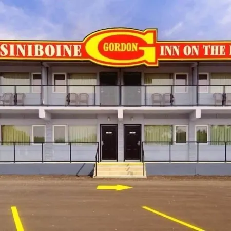 Travelodge by Wyndham Winnipeg Airport West